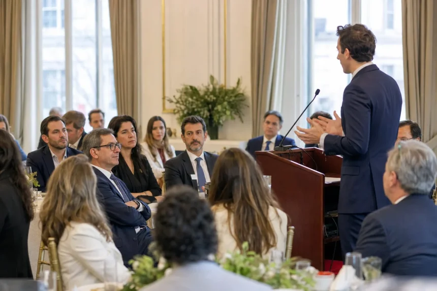 Photograph illustrating infrastructure and energy in Argentina